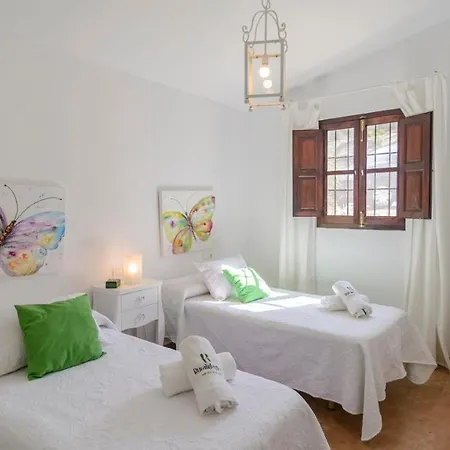 Casa Fuentezuelas By Ruralidays בית נופש